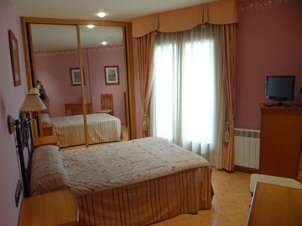 Hotel Casa Carmen Benabarre Phòng bức ảnh