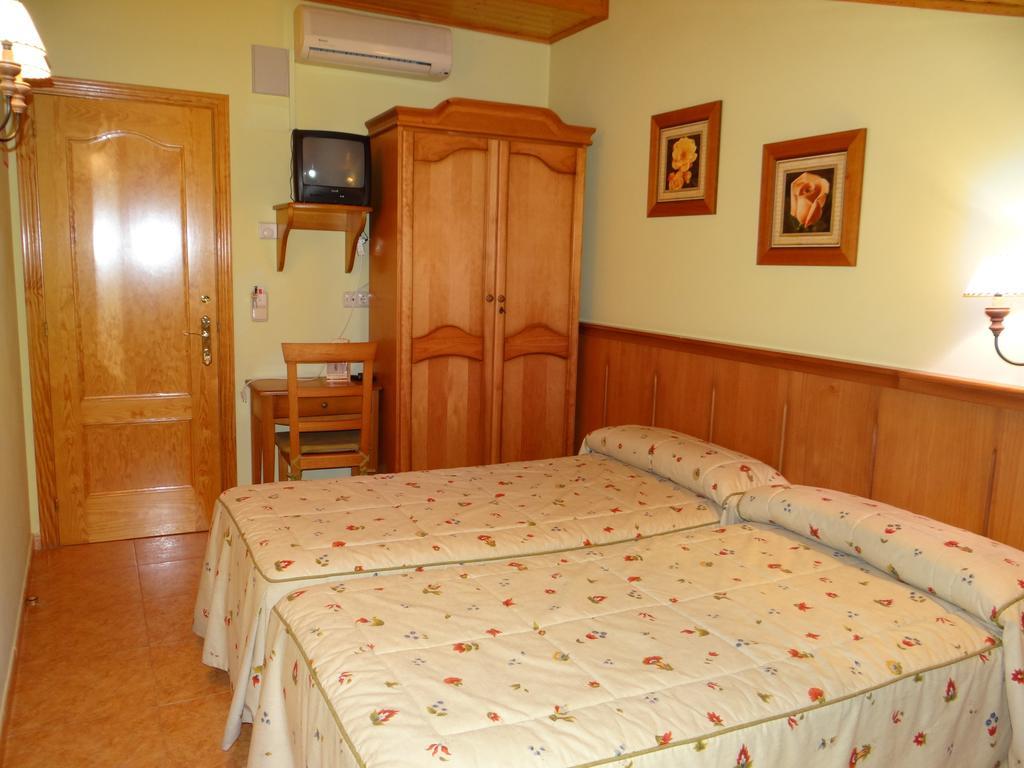 Hotel Casa Carmen Benabarre Phòng bức ảnh