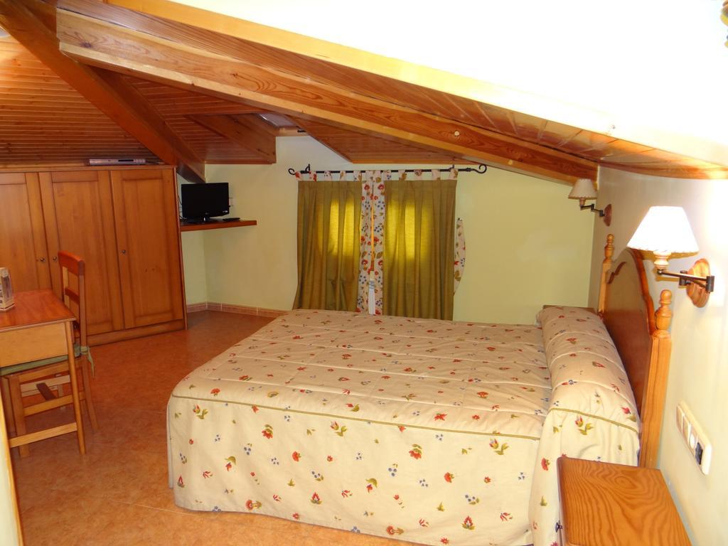 Hotel Casa Carmen Benabarre Phòng bức ảnh